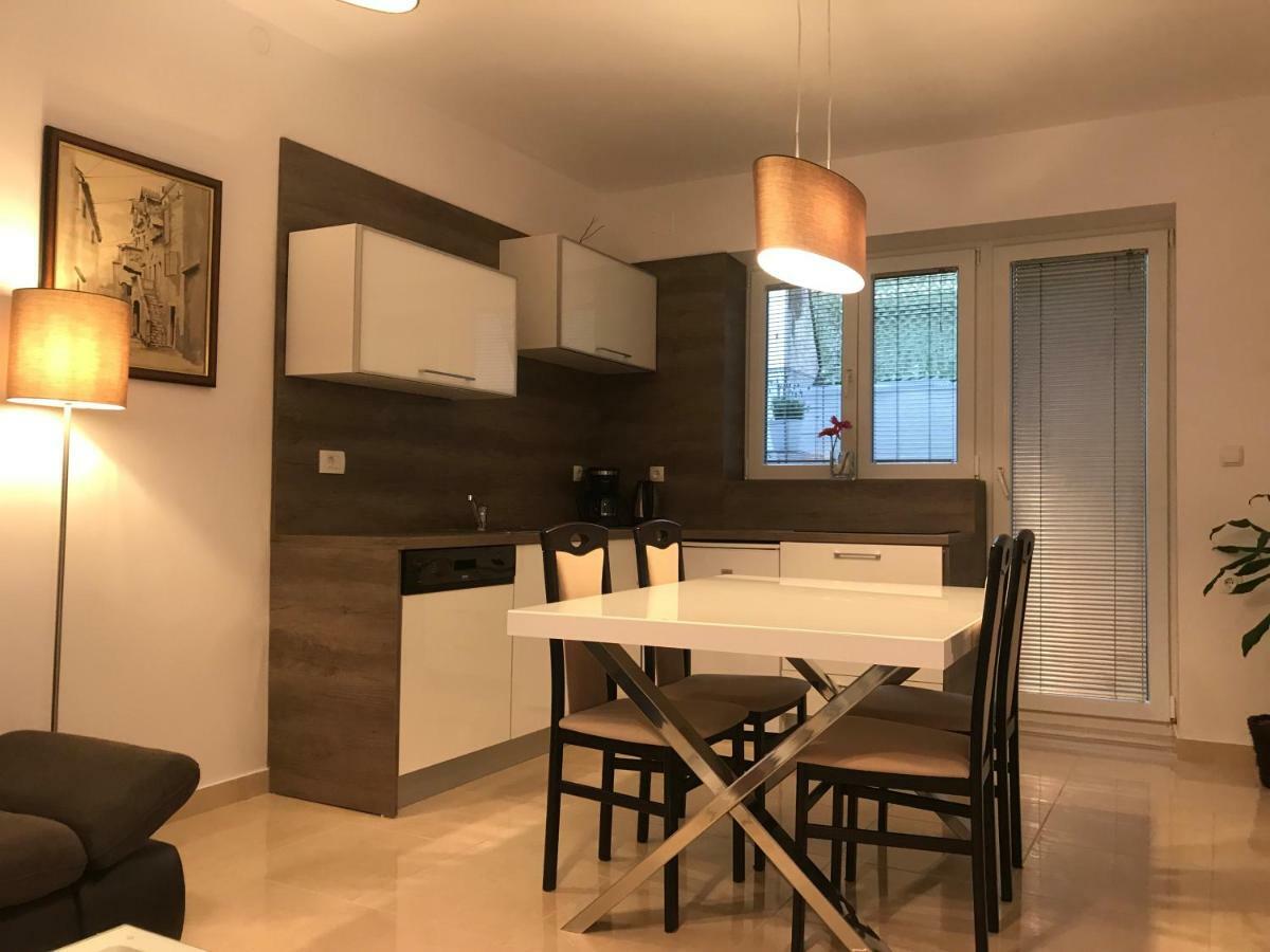 Villa Nora Tučepi Екстериор снимка