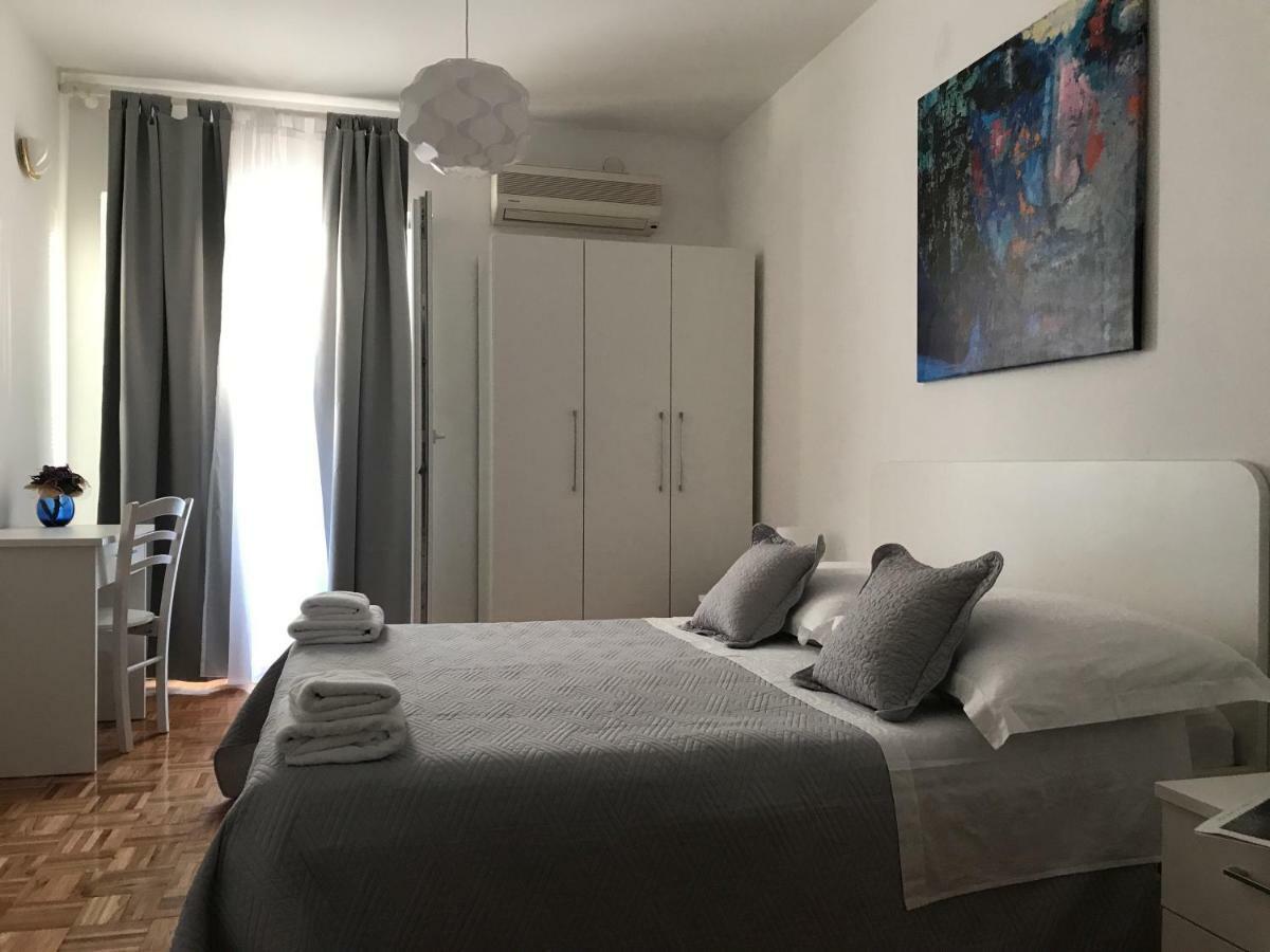 Villa Nora Tučepi Екстериор снимка